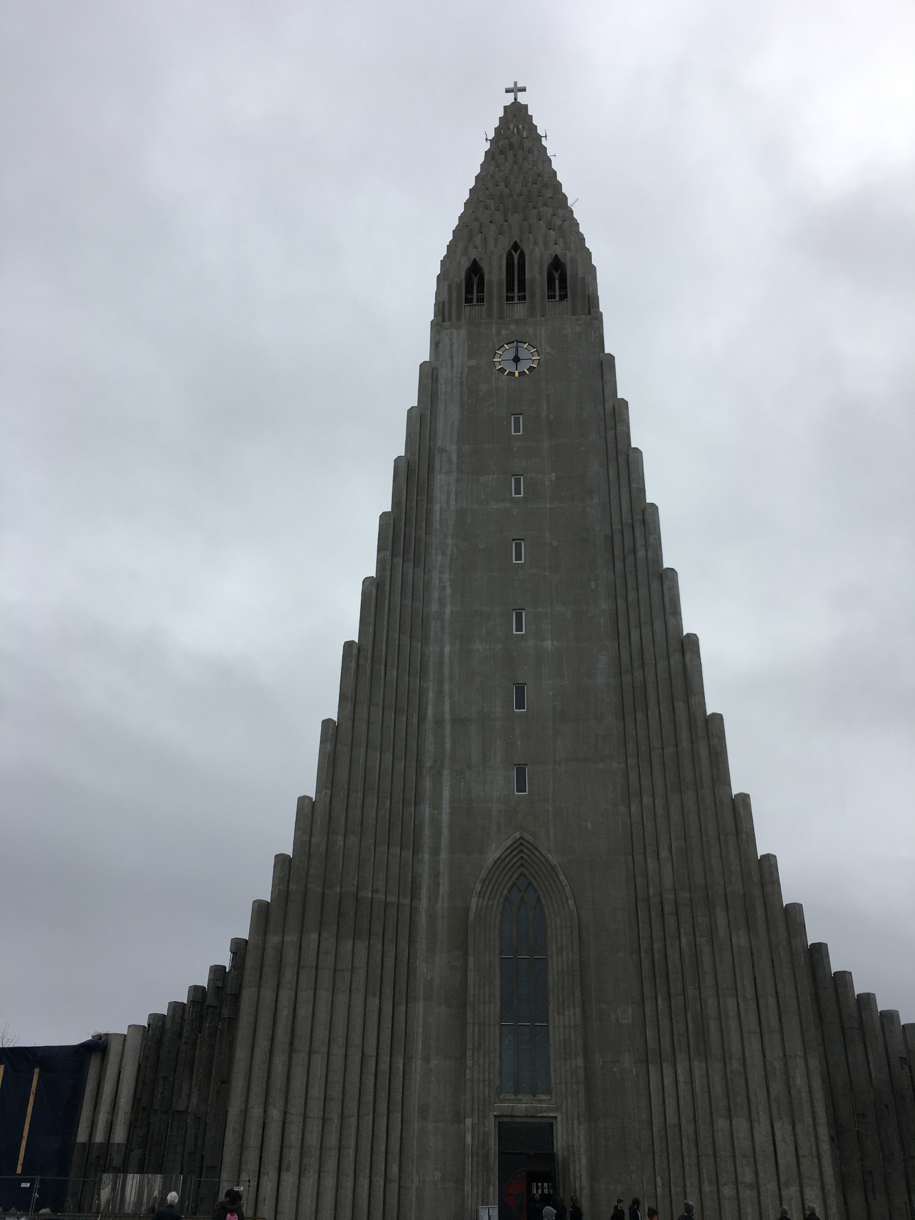 Hallgrímskirkja-Kirche.JPG